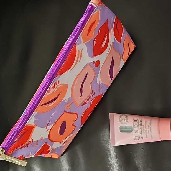 Clinique Beauty Bundle Five Piece Set New Without Tags - Picture 6 of 7